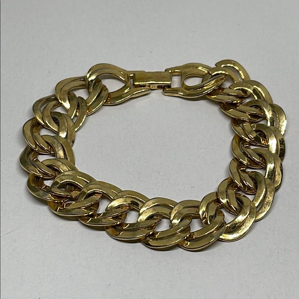 Vintage Chunky Gold Chain Bracelet - Picture 2 of 13
